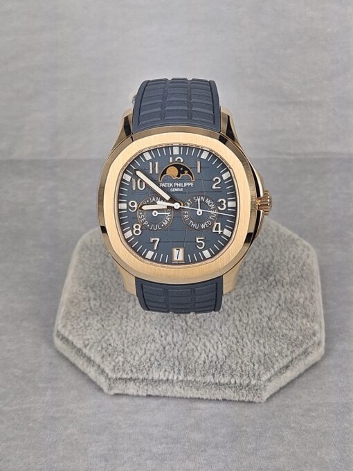 Patek Philippe Aquanaut Annual Calendar ROSE GOLD 5261R-001