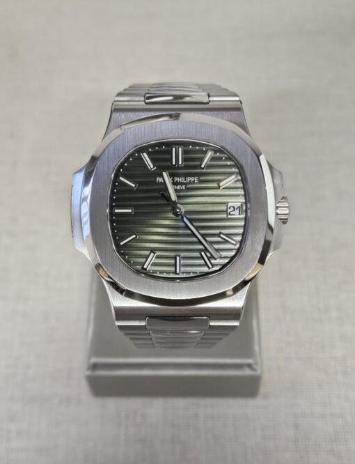 PATEK PHILIPPE Nautilus GREEN DIAL 5711/1A