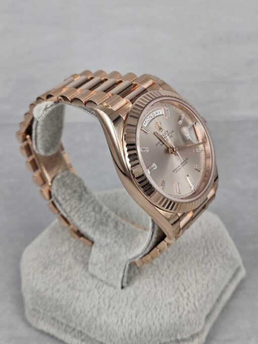 Rolex Day Date ROSE GOLD SUNDUST BAGUETTE DIAL 228235 - Image 2