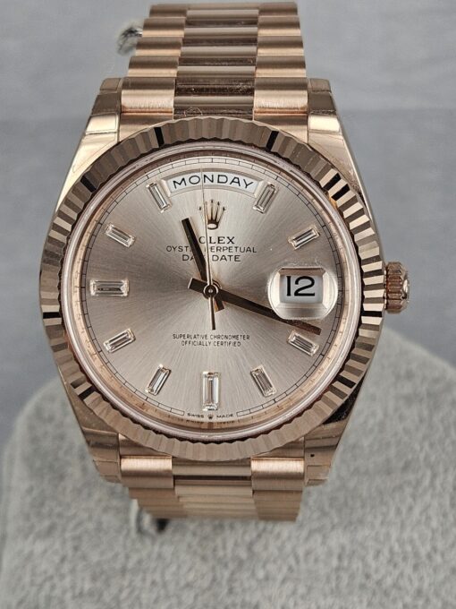 Rolex Day Date ROSE GOLD SUNDUST BAGUETTE DIAL 228235 - Image 4