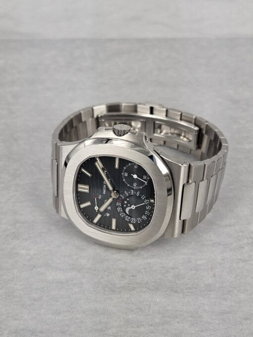 Patek Philippe Nautilus STAINLESS STEEL LIKE NEW 5712/1A-001 - Image 4