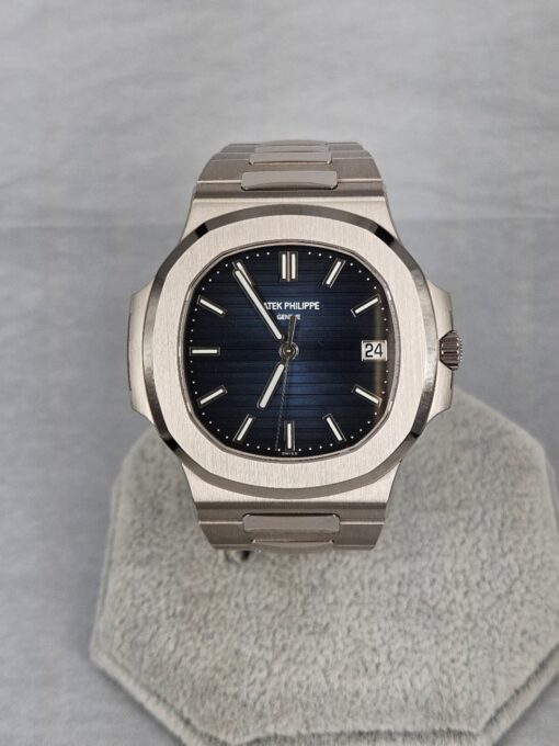 PATEK PHILIPPE NAUTILUS WHITE GOLD BLUE DIAL NEW 5811/1G-001