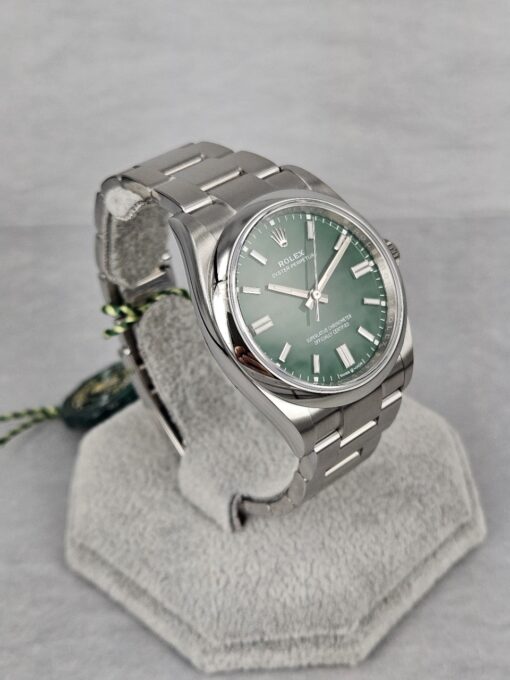 ROLEX OYSTER PERPETUAL 36 MM GREEN DIAL 126000 - Image 2