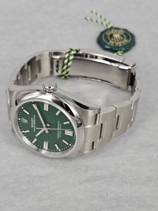 ROLEX OYSTER PERPETUAL 36 MM GREEN DIAL 126000 - Image 4
