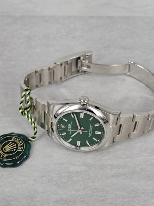 ROLEX OYSTER PERPETUAL 36 MM GREEN DIAL 126000 - Image 6