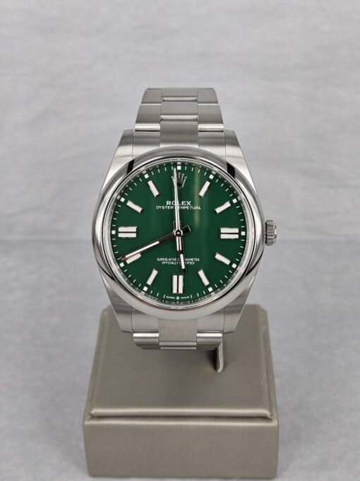 ROLEX OYSTER PERPETUAL GREEN DIAL 41 MM  124300