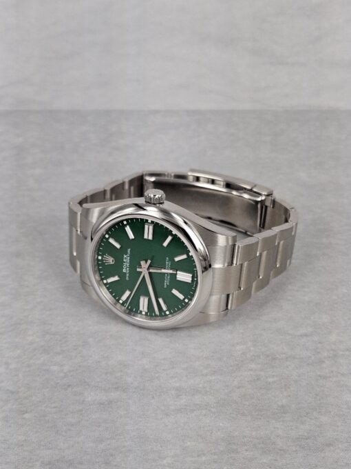 ROLEX OYSTER PERPETUAL GREEN DIAL 41 MM  124300 - Image 5