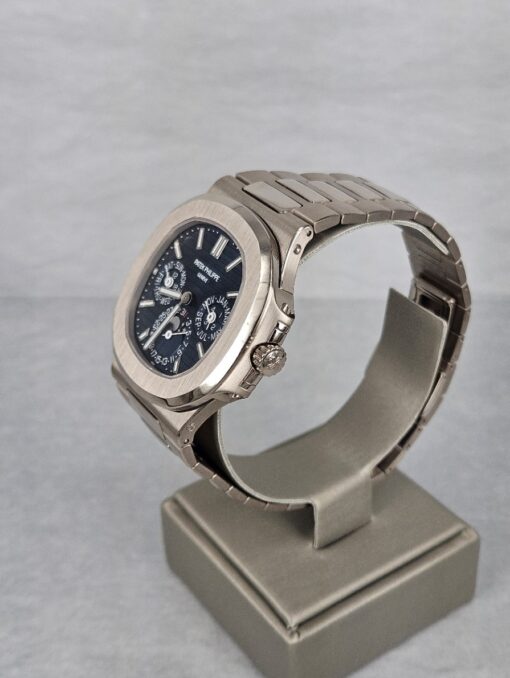 PATEK PHILIPPE NAUTILUS PERPETUAL CALENDAR WHITE GOLD BLUE DIAL 5740/1G-001 - immagine 4