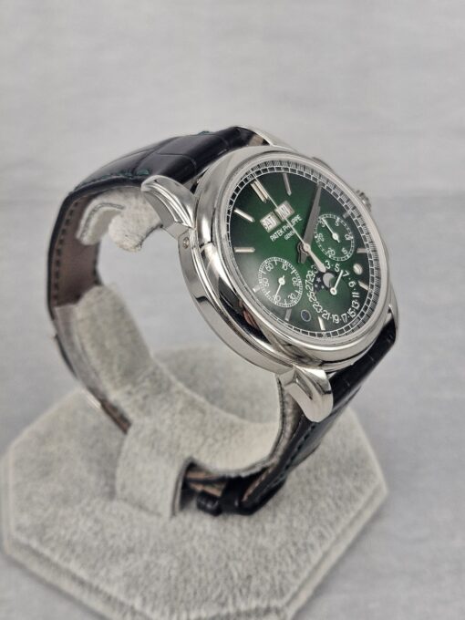 PATEK PHILIPPE Perpetual Calendar Chronograph GREEN DIAL PLATINUM 5270P-014 - Image 2